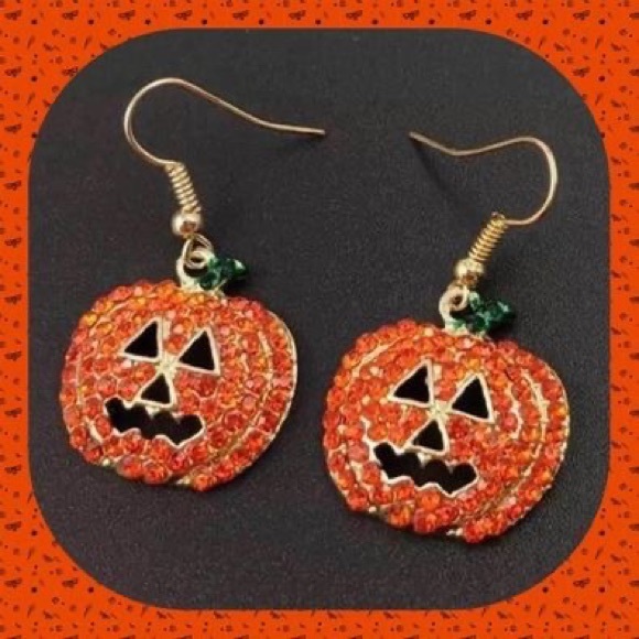 New Halloween ๐ Crystal Rhinestone Gorgeous Pumpkin Earrings
Sparkles - Picture 4 of 11